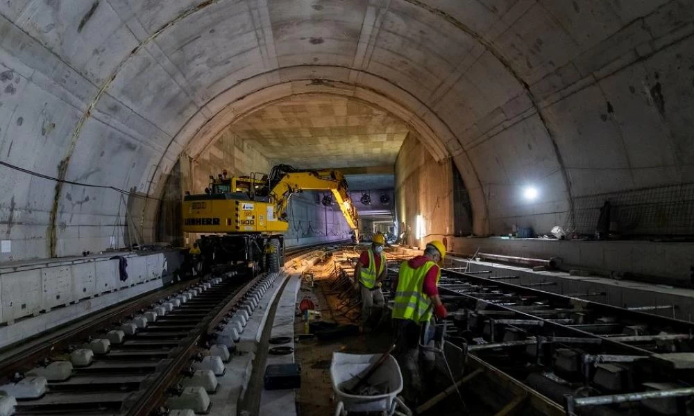 Μετρό Θεσσαλονίκης: Τον ατελείωτο έχει - Βουνό οι προσφυγές - Κρίσιμες οι επόμενες ημέρες